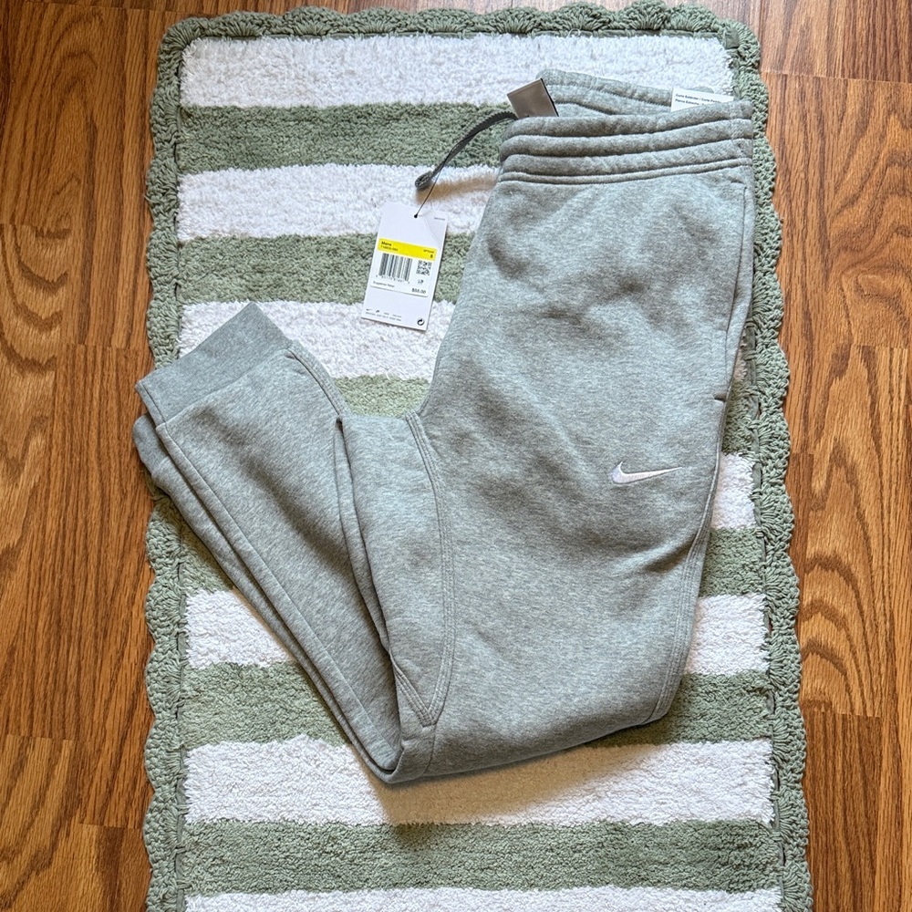 Nike men’s Light Gray Fleece Joggers